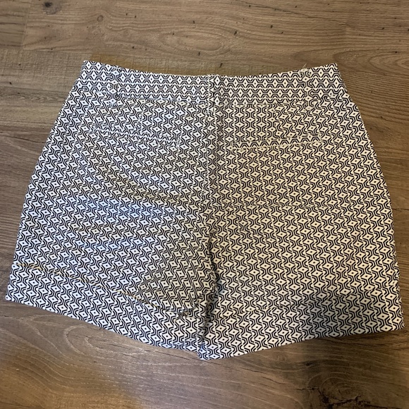 grey shorts - Picture 5 of 7